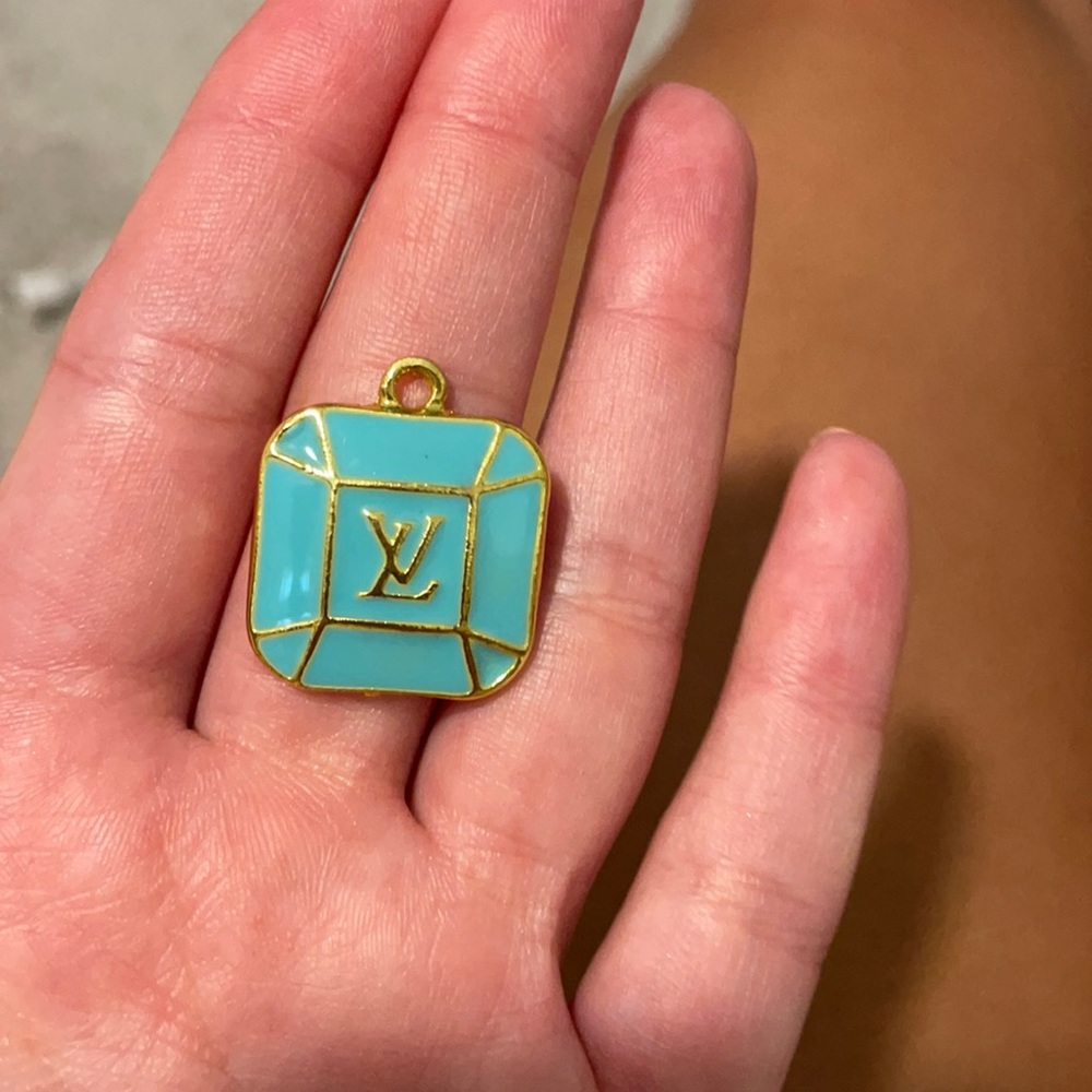 Necklace pendant